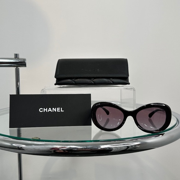 Chanel sunglasses - Picture 1 of 12